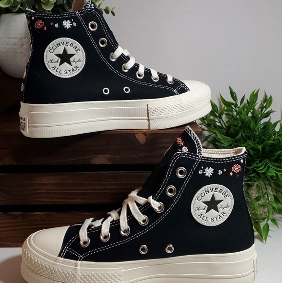 Converse CTAS Lift  Hi Platform Embroidered Floral Women's Sz: A01592C - Picture 8 of 15